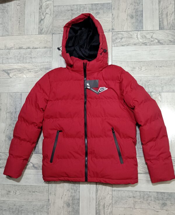 Campera nike con piel bordo