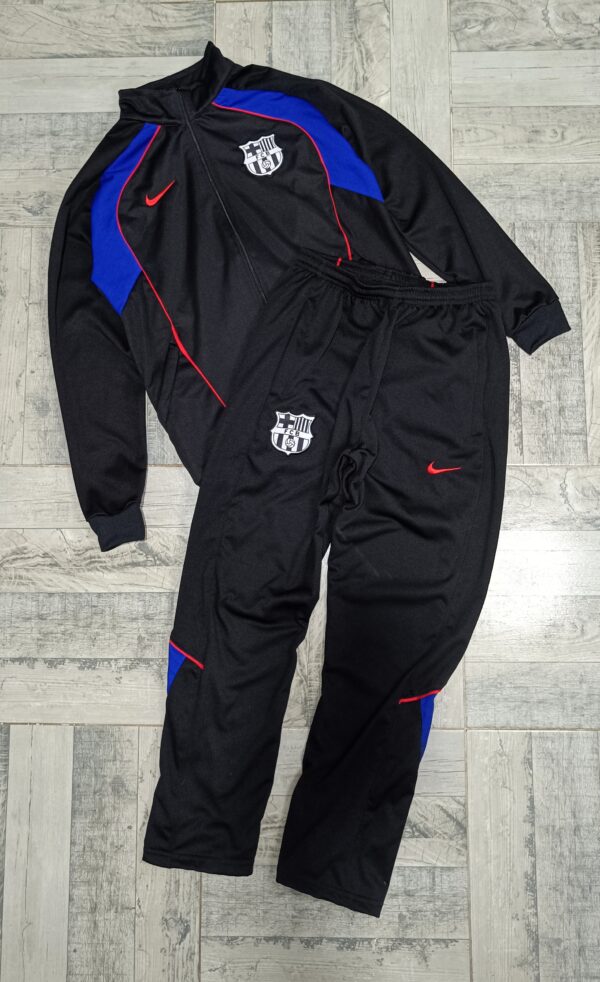 Conjunto Barcenola FC 2025