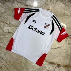 Camiseta River Plate 2026 entrenamiento blanca