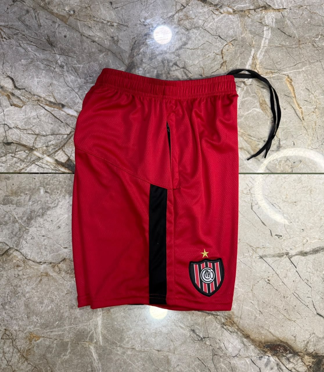 Bermuda Chacarita jrs 2026 roja - Imagen 3