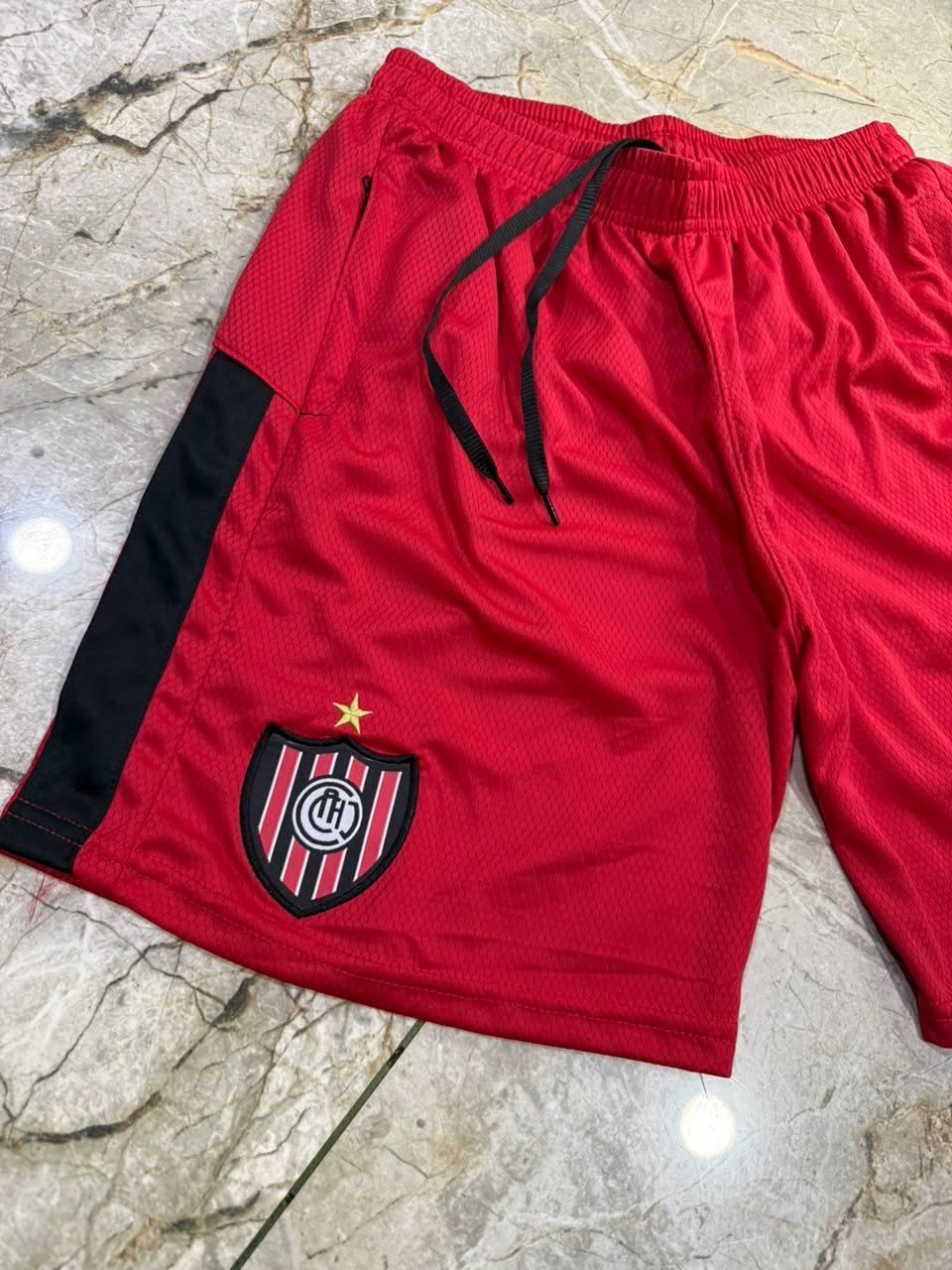 Bermuda Chacarita jrs 2026 roja - Imagen 2
